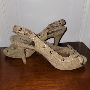 Pretty Tan/Beige Heels